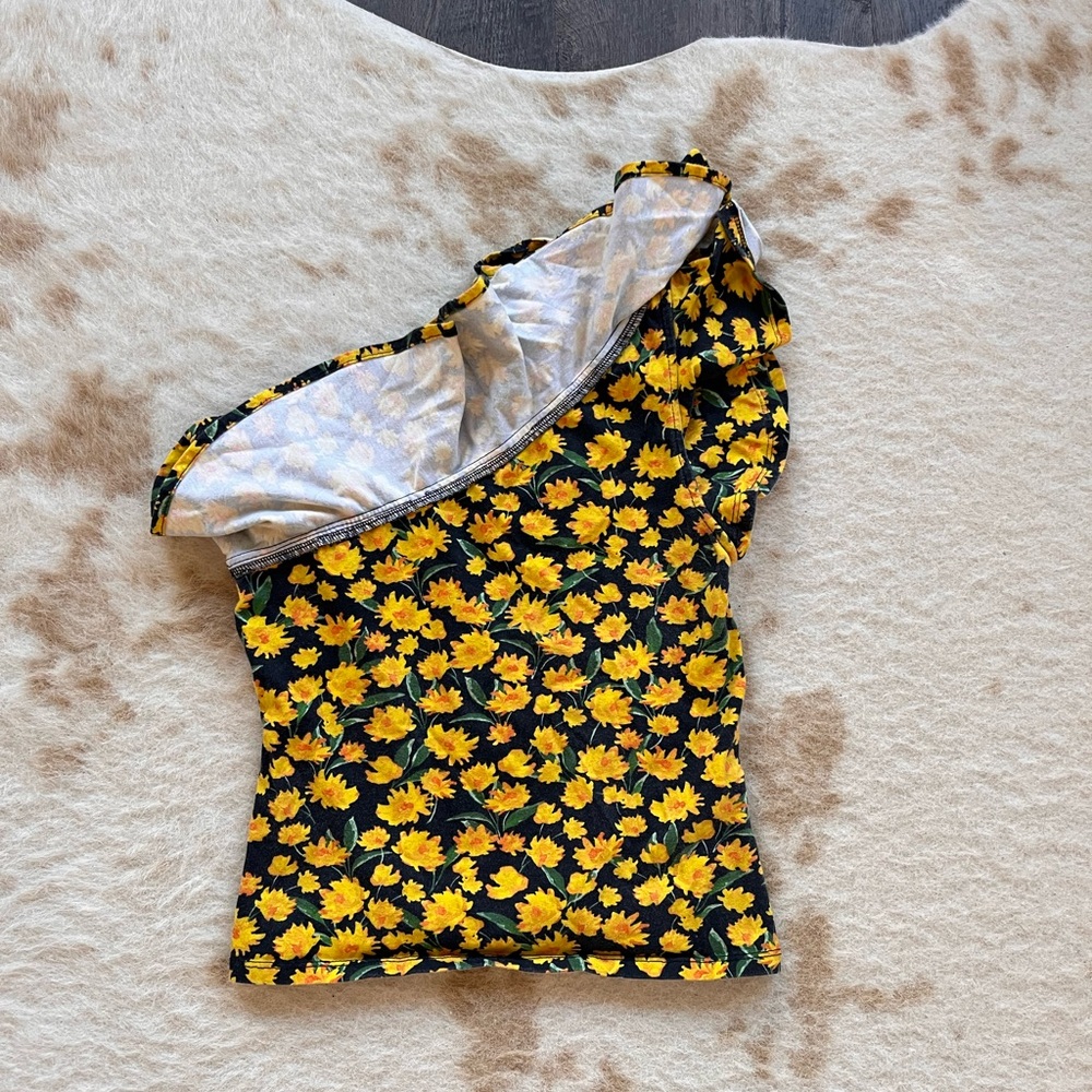 Anthropologie Maeve One-Shoulder Daisy Ruffled Top - Picture 6 of 11
